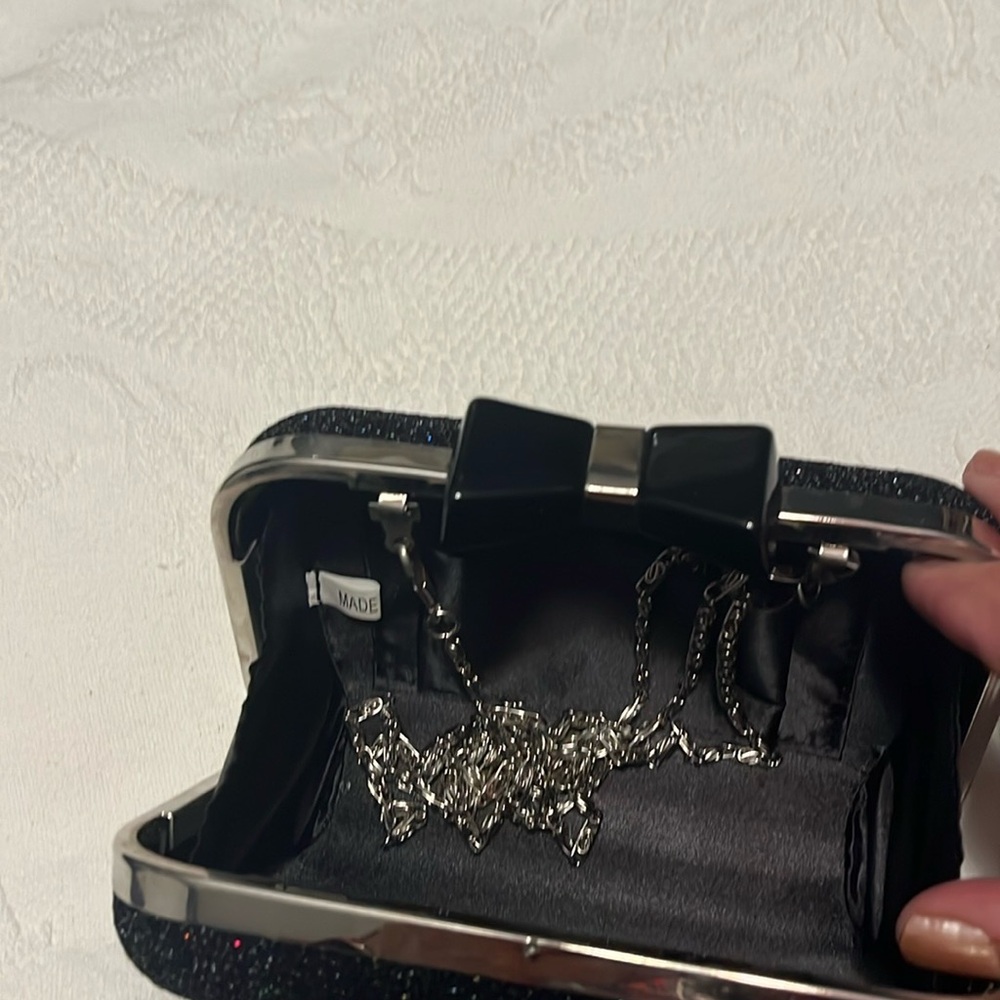Super cute black clutch with black bow clasp with chain for shoulder wear - Picture 3 of 6